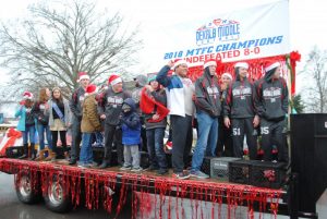 Smithville Christmas Parade: 2018 undefeated DeKalb Middle School Football Team wins BPW Club Spirit Award