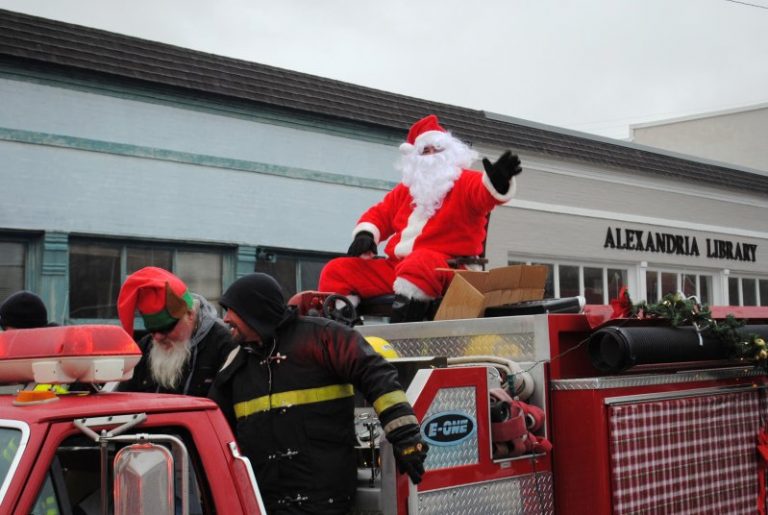 Alexandria Christmas Parade Sunday WJLE Radio