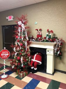 Best Overall Themed Tree: DeKalb County Florist