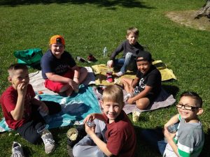 Smithville Elementary Fun Day. 2nd graders enjoying a popcorn and water break