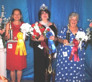 2021 DeKalb County Fair’s Senior Fair Queen: Left to Right: 2nd Runner-Up and Most Photogenic-Jeanette Adcock Mabe of Smithville; Mrs. Fair Queen Susan Frazier Hinton of Smithville; and 1st Runner-Up and Miss Congeniality Margie Williams of Alexandria