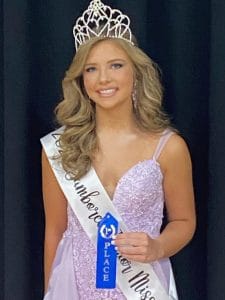 Miss Jamboree Pageant winner in the 14-16 age group: 14 year old Brooke Addison Bilbrey (center) was crowned Queen in the 14-16 age category. She is the daughter of David and Melanie Bilbrey