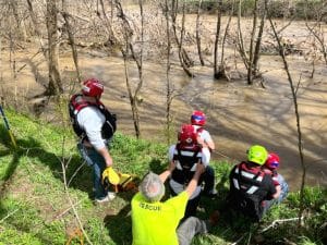 Kayakers Rescued by DeKalb Swiftwater Task Force