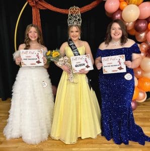 More Fall Fest Pageant Winners from Saturday. Category 13-15 years: Queen: Baylei Anne Benson of Smithville (center), 13 year old daughter of Karey and John Washer and Christopher Benson. She also received honors for prettiest eyes, hair, and most photogenic. First runner-up: Charley Loren Prichard (left), 13 year old daughter of Andy and Chrissy Prichard of Liberty. Prichard was also awarded for prettiest attire and smile. Second runner-up: Savannah Faith Stibil (right), 14 year old daughter of John and Glenda Stibil of Smithville.